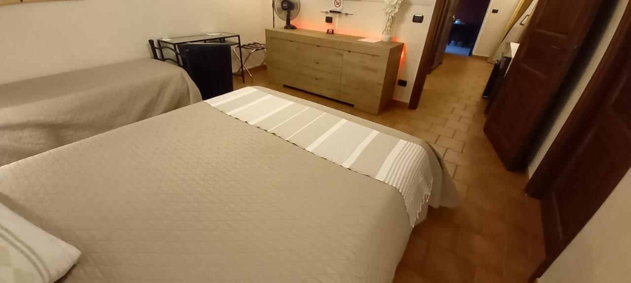 Villa Laura B&B Fossano Buitenkant foto