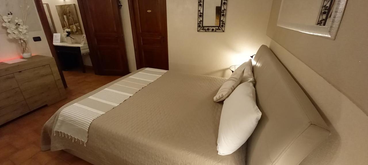 Villa Laura B&B Fossano Buitenkant foto