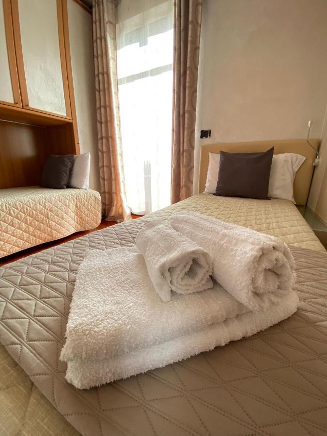 Villa Laura B&B Fossano Buitenkant foto