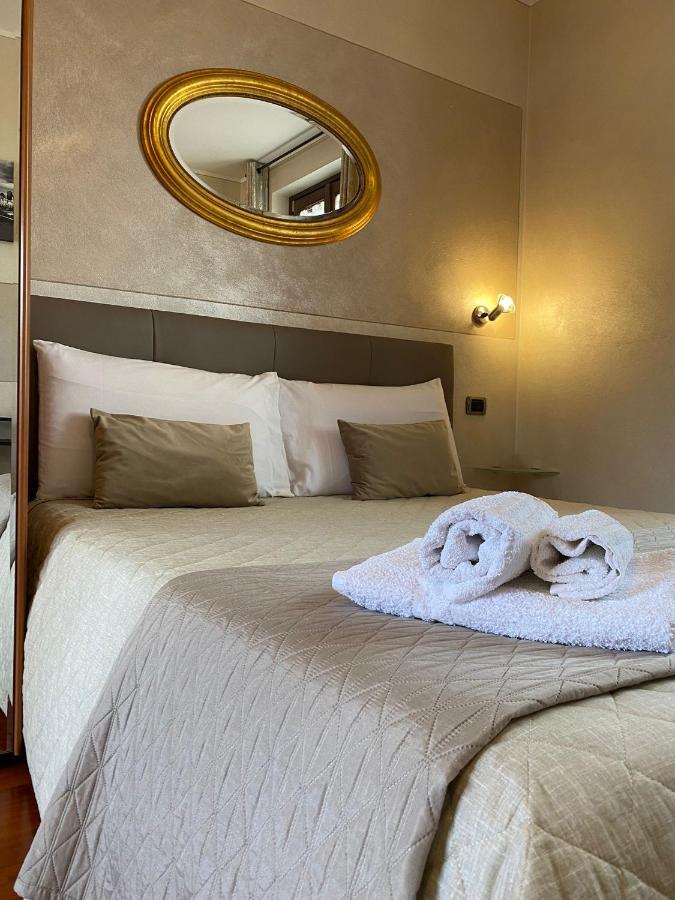 Villa Laura B&B Fossano Buitenkant foto