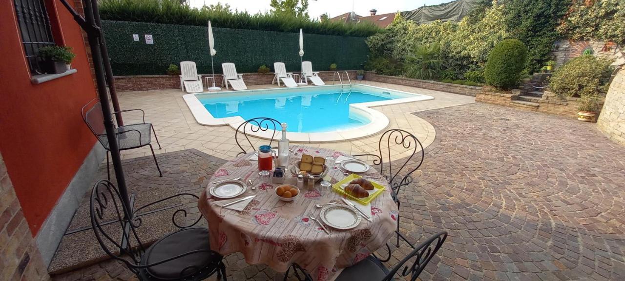 Villa Laura B&B Fossano Buitenkant foto
