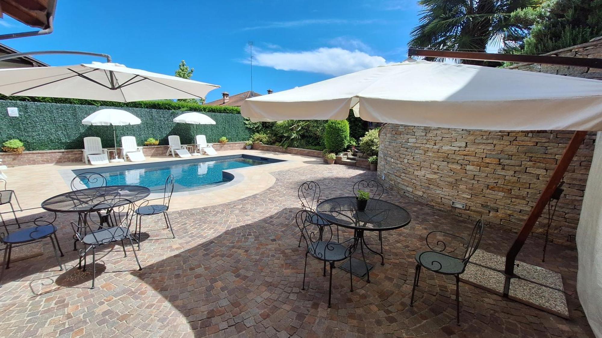 Villa Laura B&B Fossano Buitenkant foto