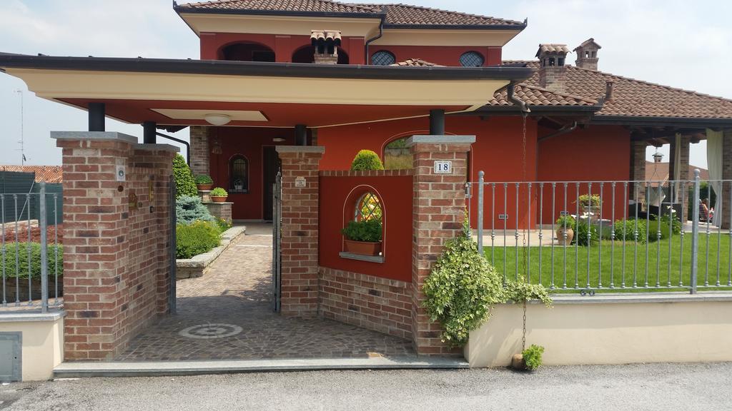 Villa Laura B&B Fossano Buitenkant foto