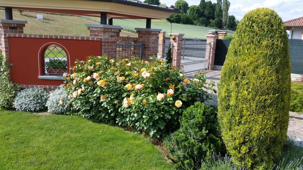 Villa Laura B&B Fossano Buitenkant foto