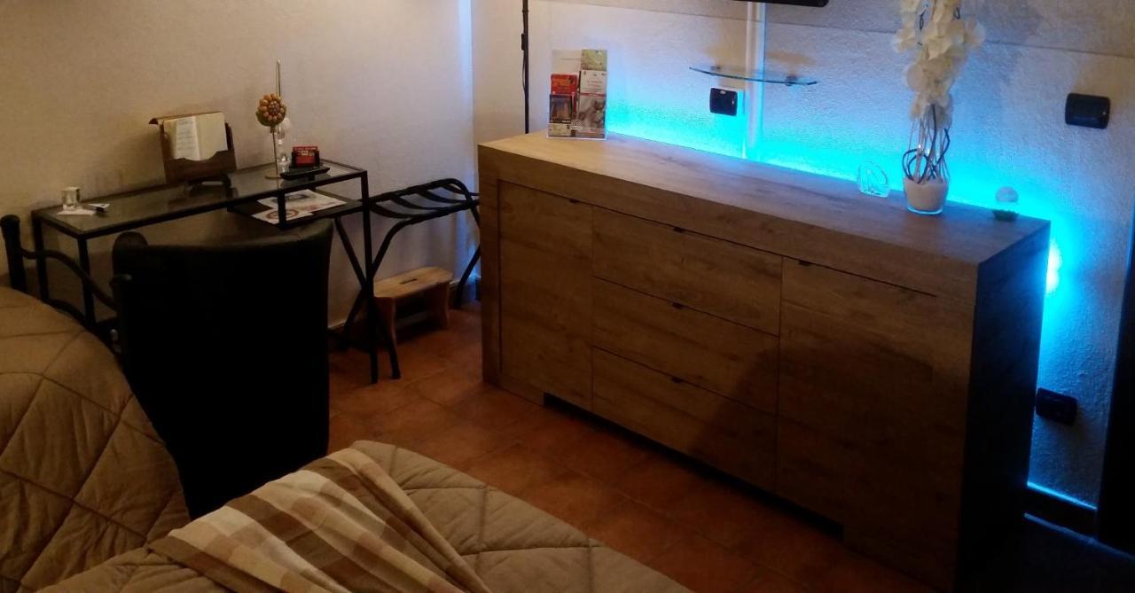 Villa Laura B&B Fossano Buitenkant foto